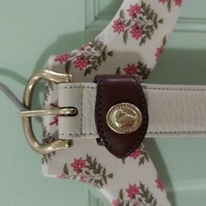 Women's Dooney & Bourke ivory leather belt size 30-32